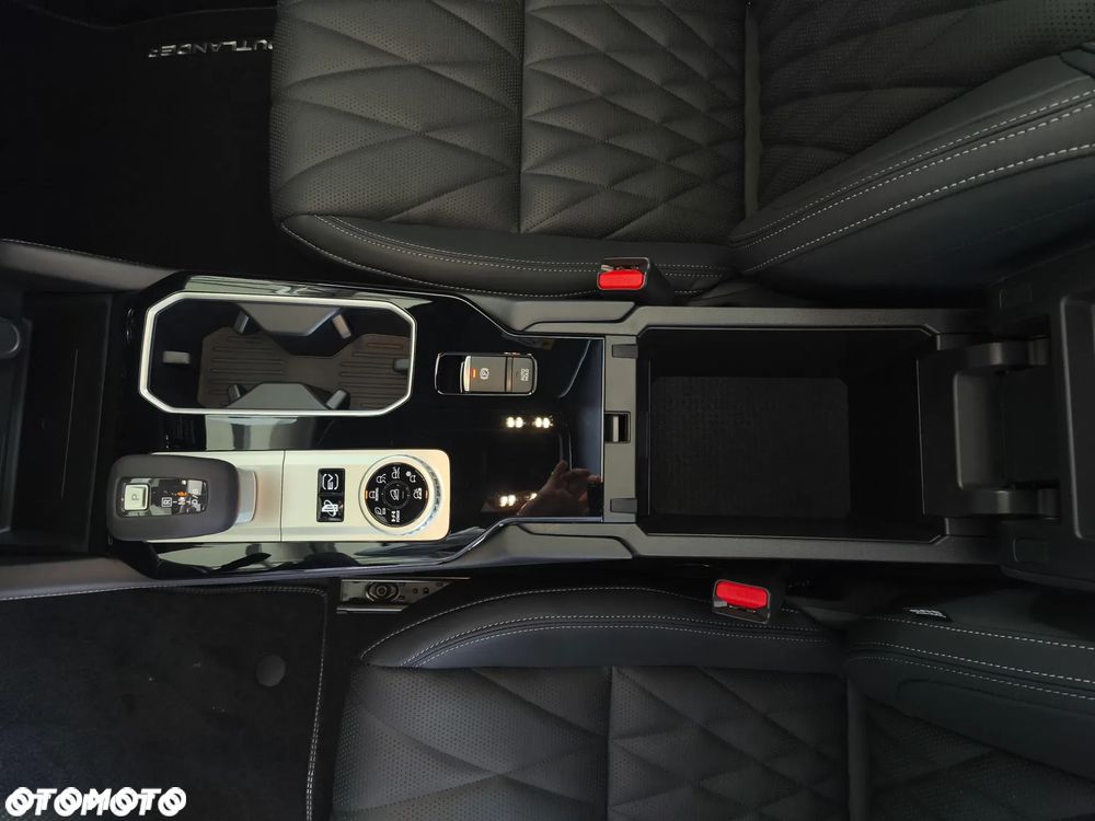 Mitsubishi Outlander Black Edition - 12