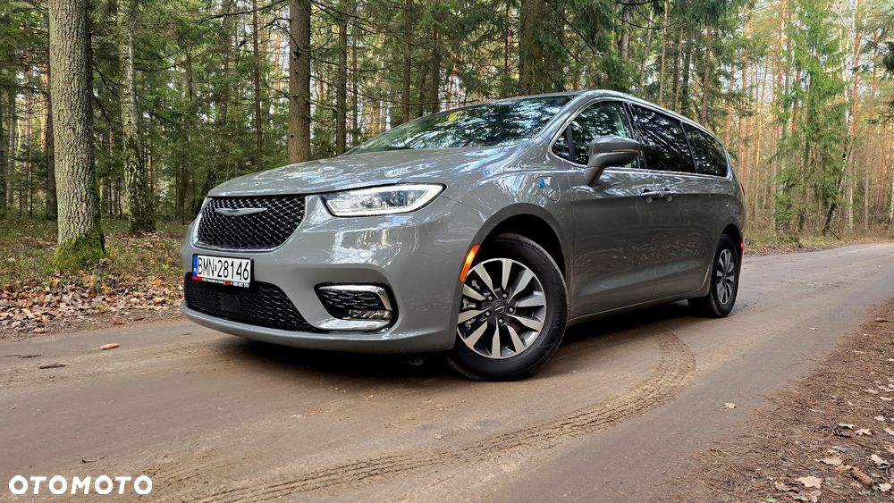 Chrysler Pacifica - 1