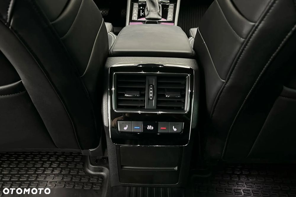 Skoda Superb 2.0 TDI 4x4 DSG L&K - 11