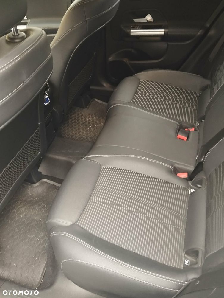 Mercedes-Benz GLA 200 Business Edition - 9