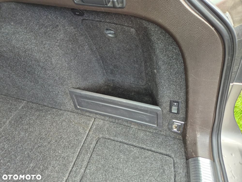 Volkswagen Passat 2.0 TDI Comfortline - 14