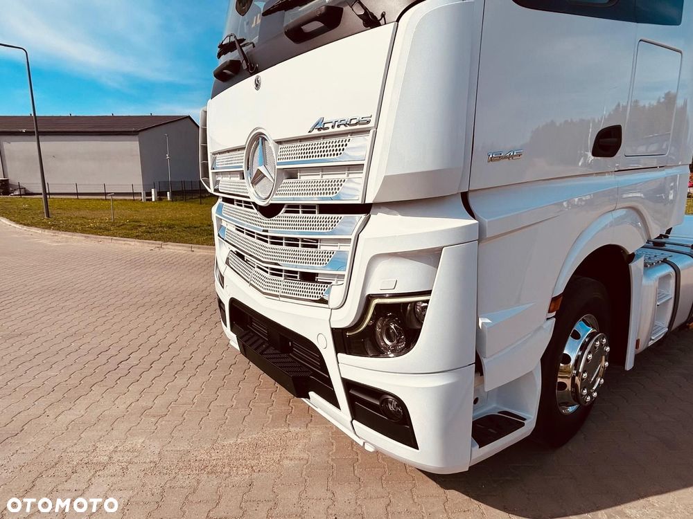 Mercedes-Benz Actros - 22