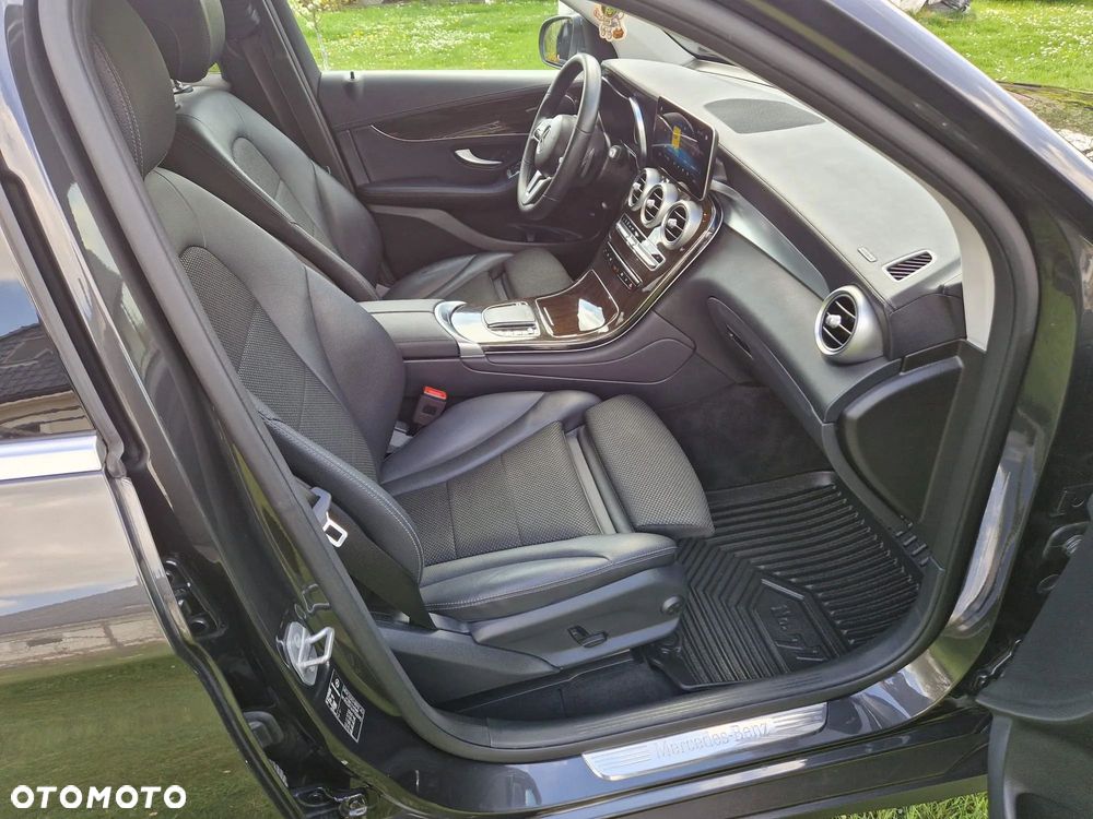 Mercedes-Benz GLC 200 d 4Matic 9G-TRONIC AMG Line - 9