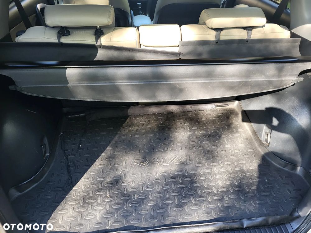 Toyota RAV4 2.2 D-4D X - 11