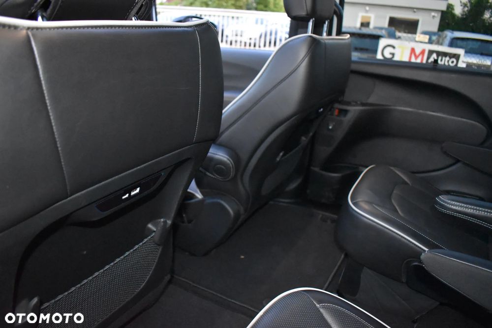 Chrysler Pacifica - 27