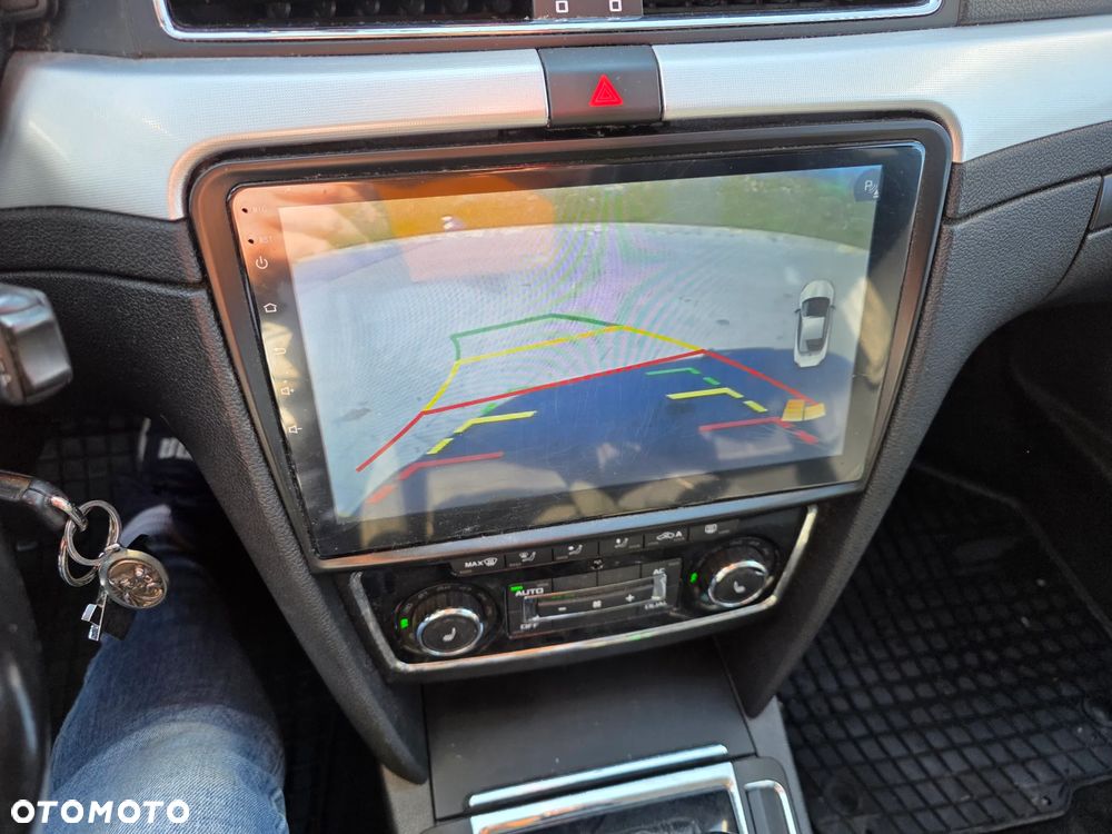 Skoda Superb 2.0 TDI Elegance DSG - 13