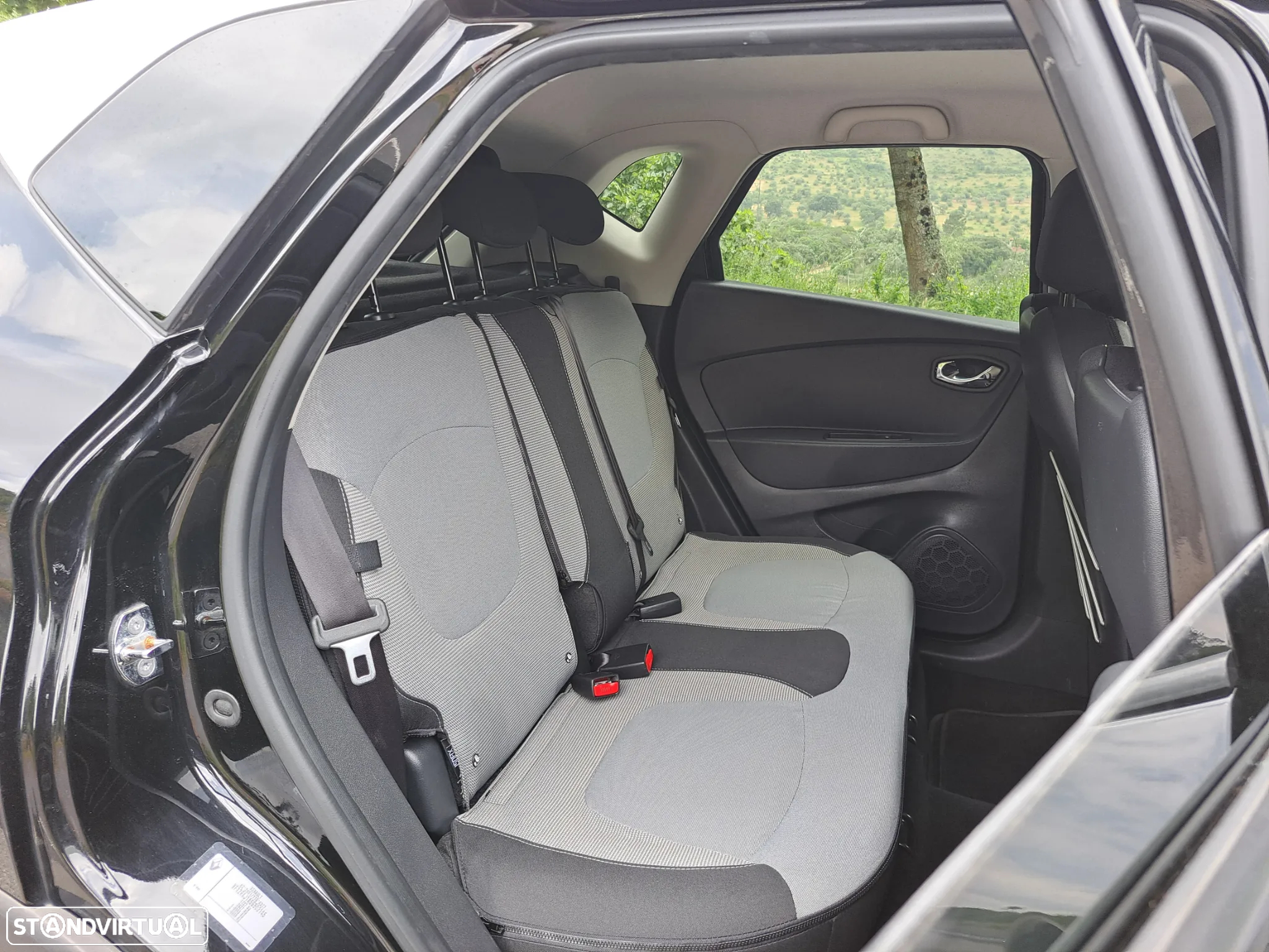 Renault Captur 1.5 dCi Exclusive XMOD - 25