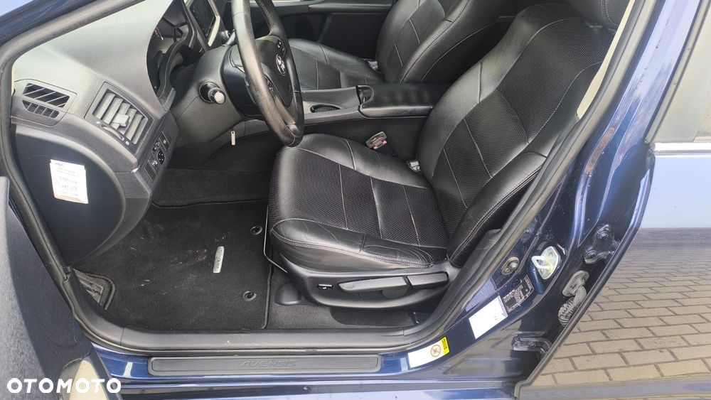 Toyota Avensis 2.0 Business Edition - 15