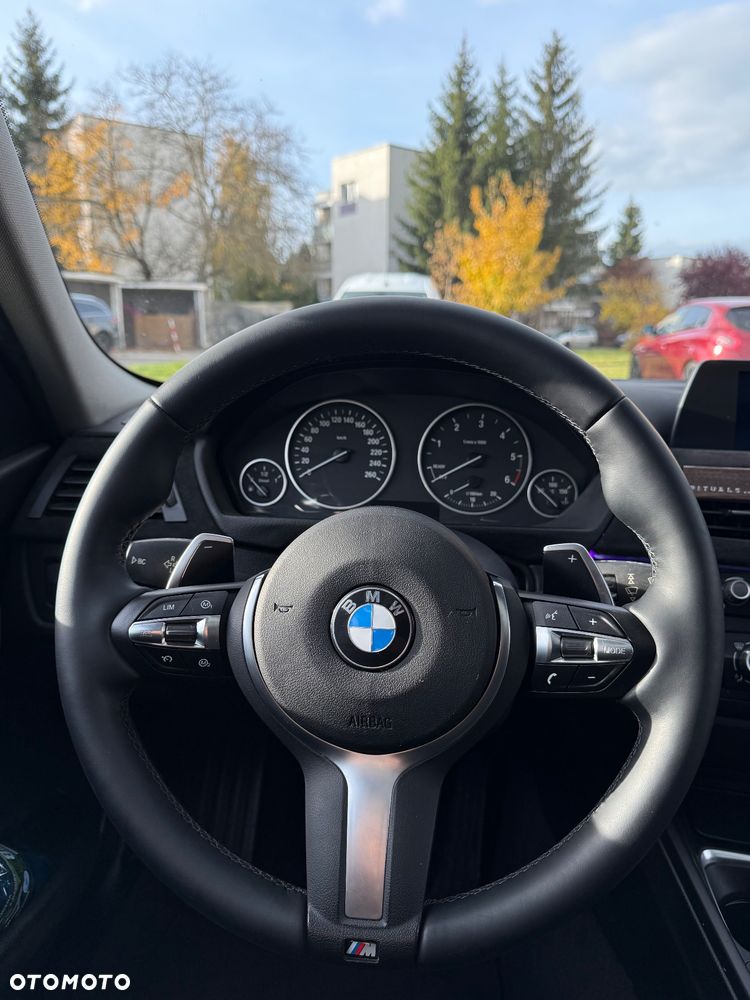 BMW Seria 3 318d Touring - 10