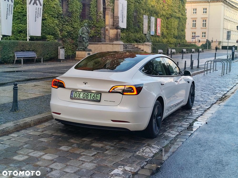 Tesla Model 3 - 8