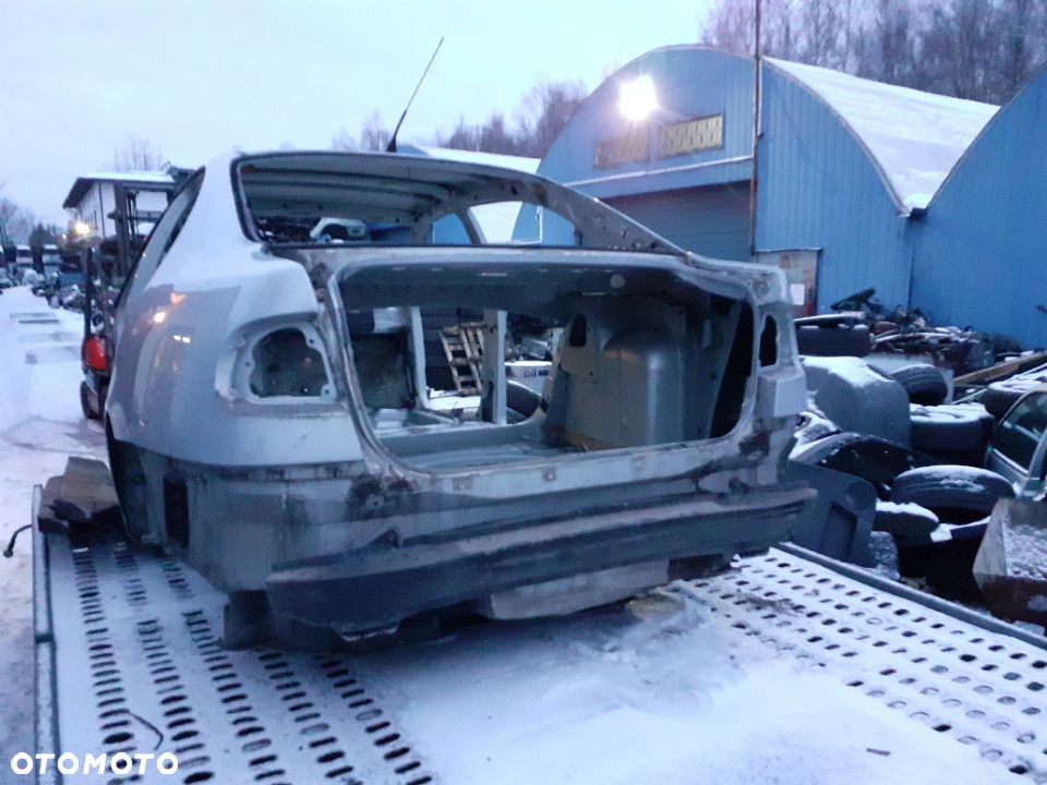 PAS TYLNY Z WANNĄ SEAT TOLEDO II 2 SEDAN - 2