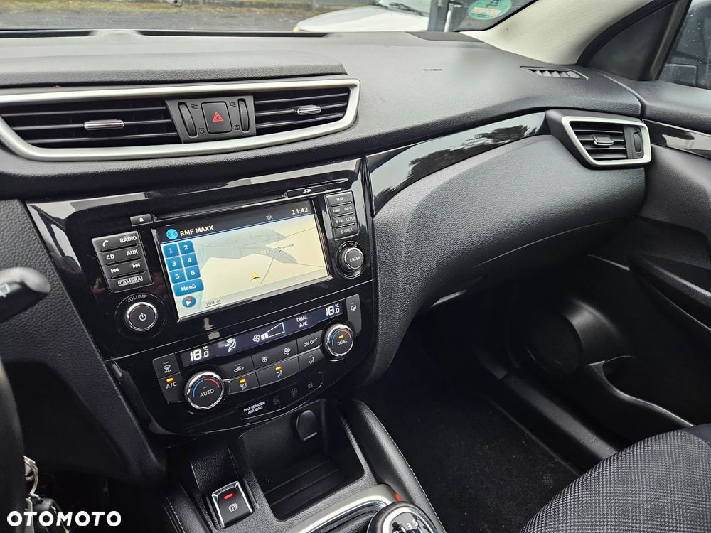 Nissan Qashqai 1.2 DIG-T N-Connecta - 20