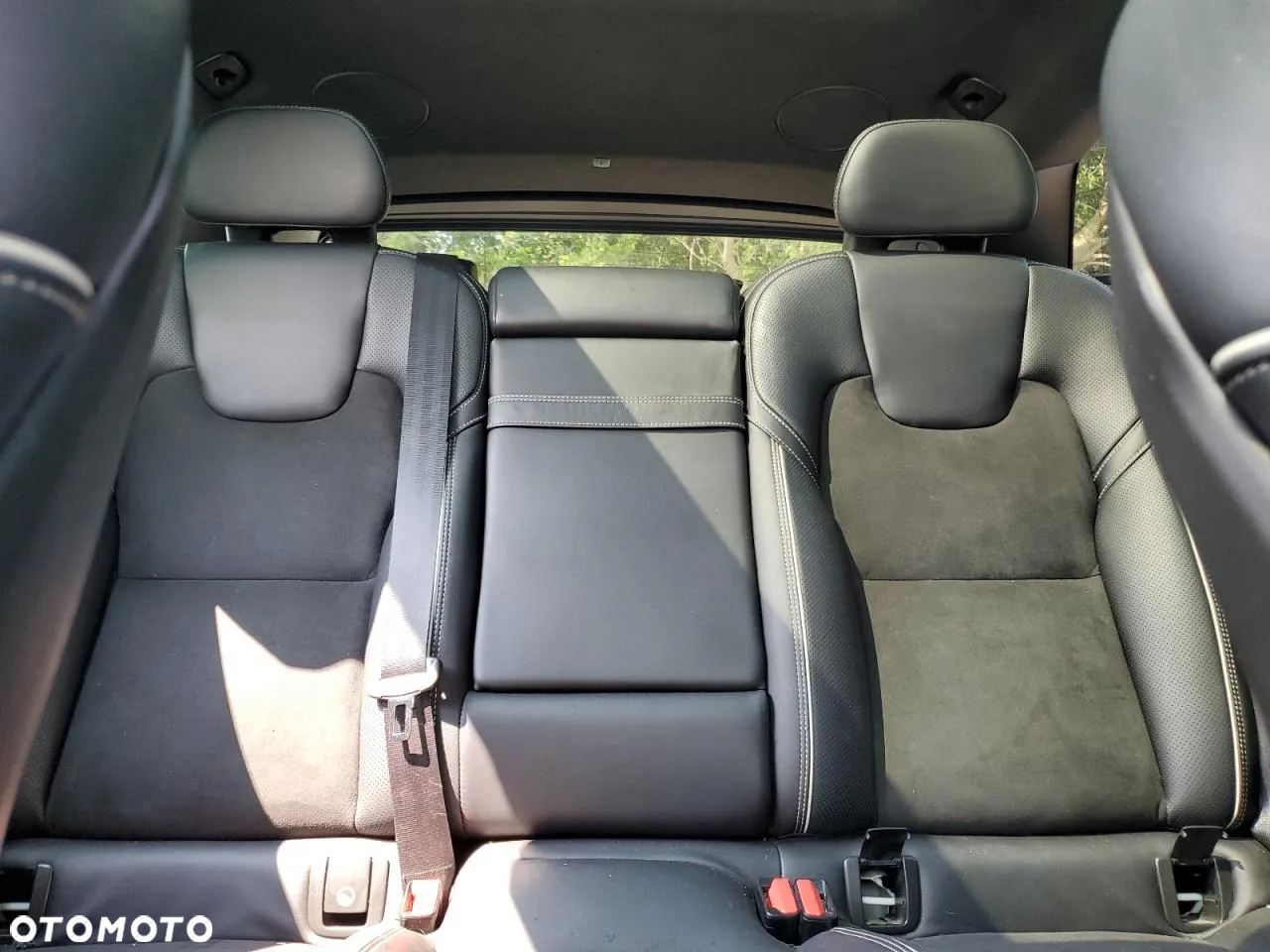 Volvo XC 60 T6 AWD R-Design - 38