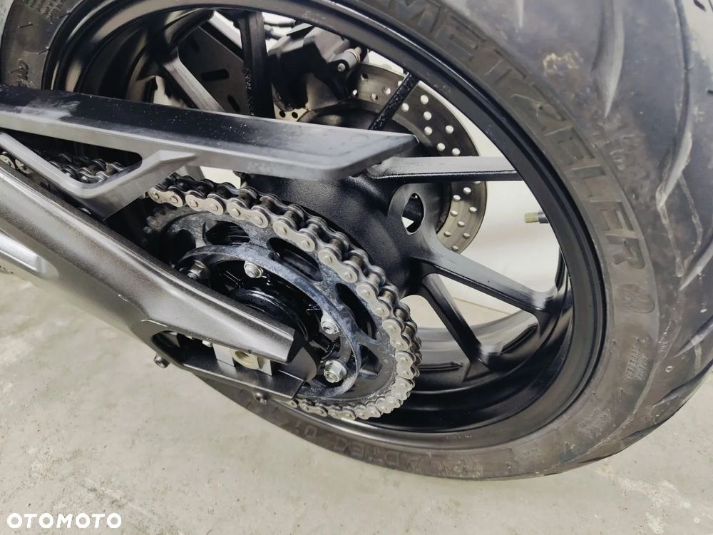 Yamaha XSR - 24