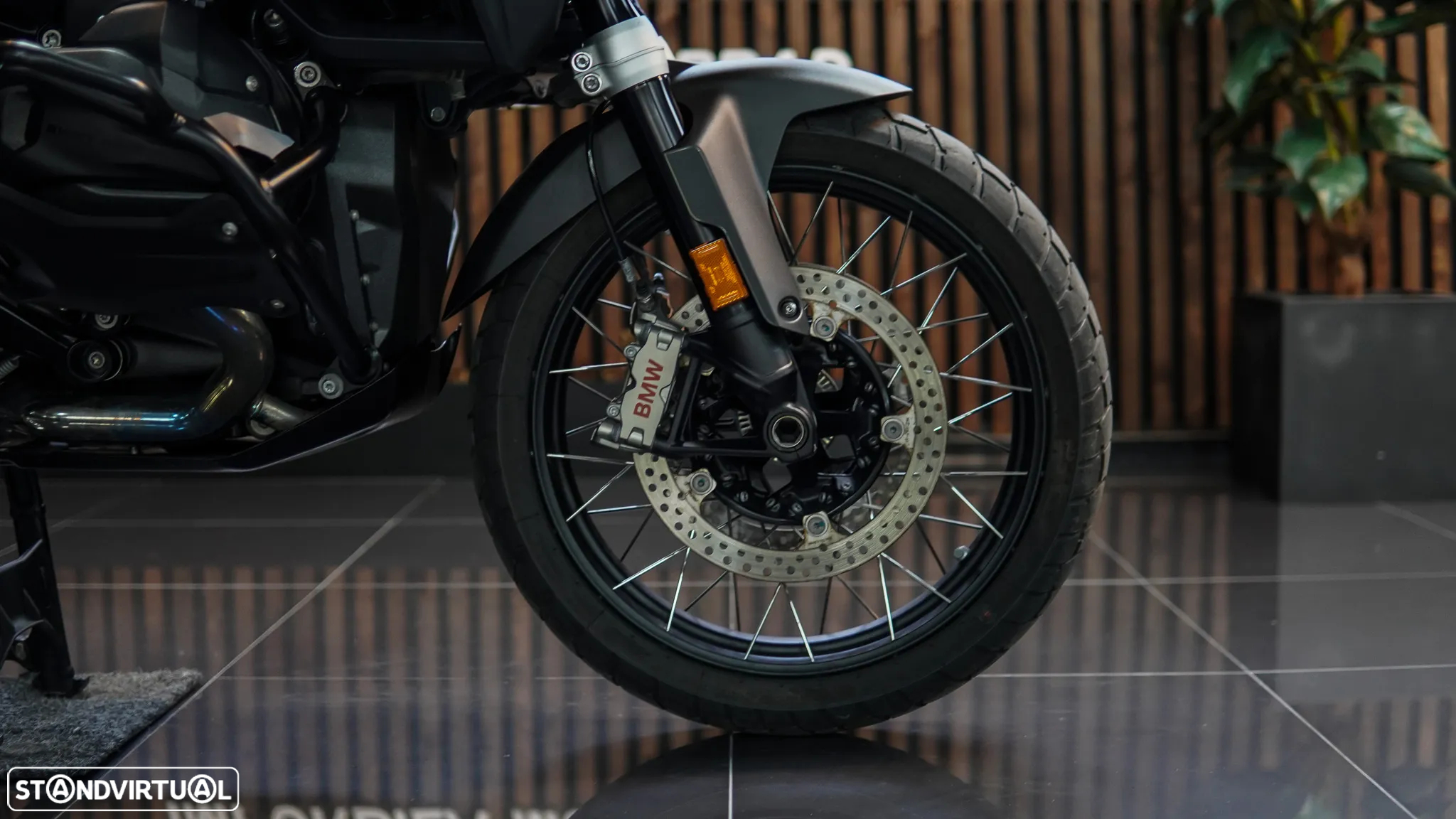 BMW R 1300 GS Adventure TRIPLE BLACK C/ AKRAPOVIC - 11