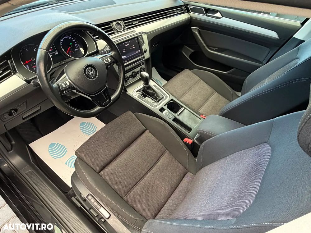 Volkswagen Passat 2.0 TDI DSG Comfortline - 13