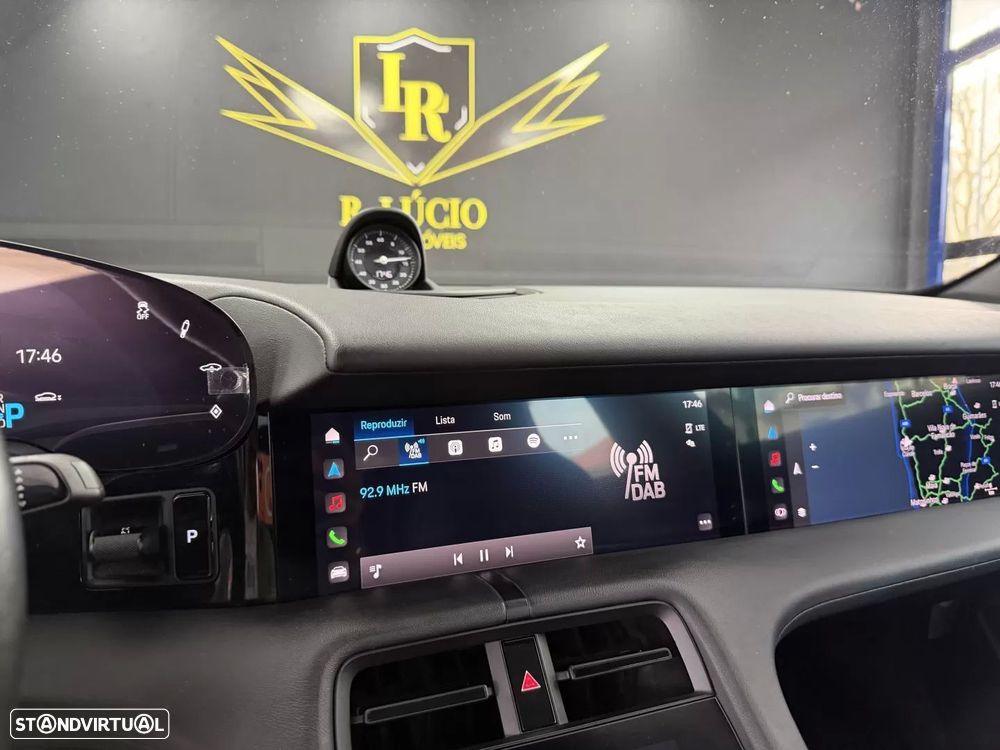 Porsche Taycan 4S - 35