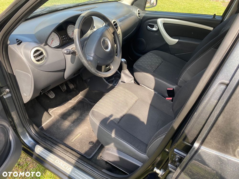 Dacia Sandero 1.2 16V - 10