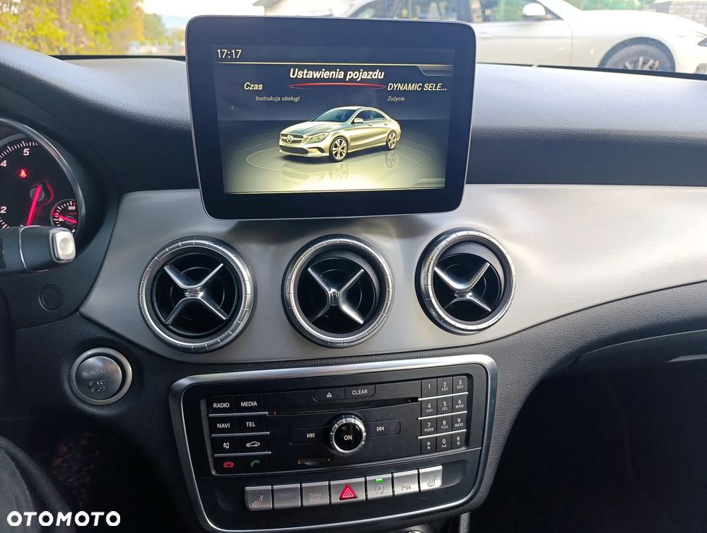 Mercedes-Benz CLA 220 4-Matic AMG Line - 17