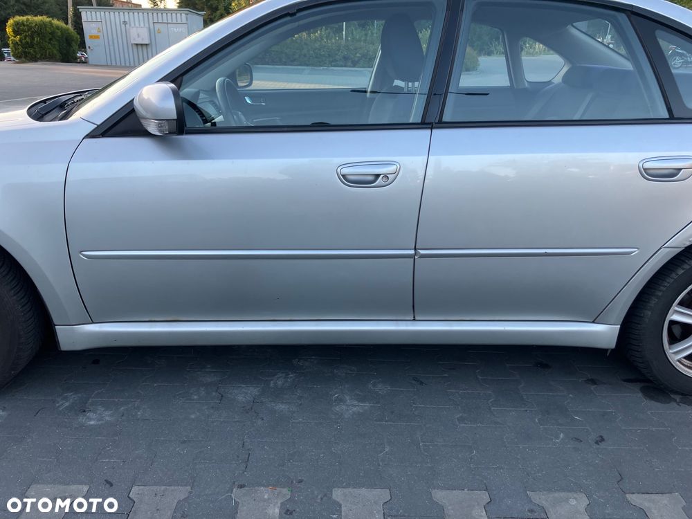Subaru Legacy 2.0i MT - 21