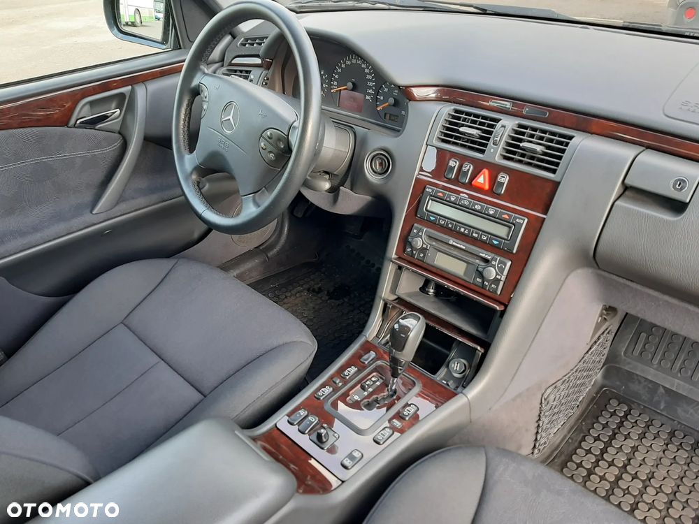 Mercedes-Benz Klasa E - 10