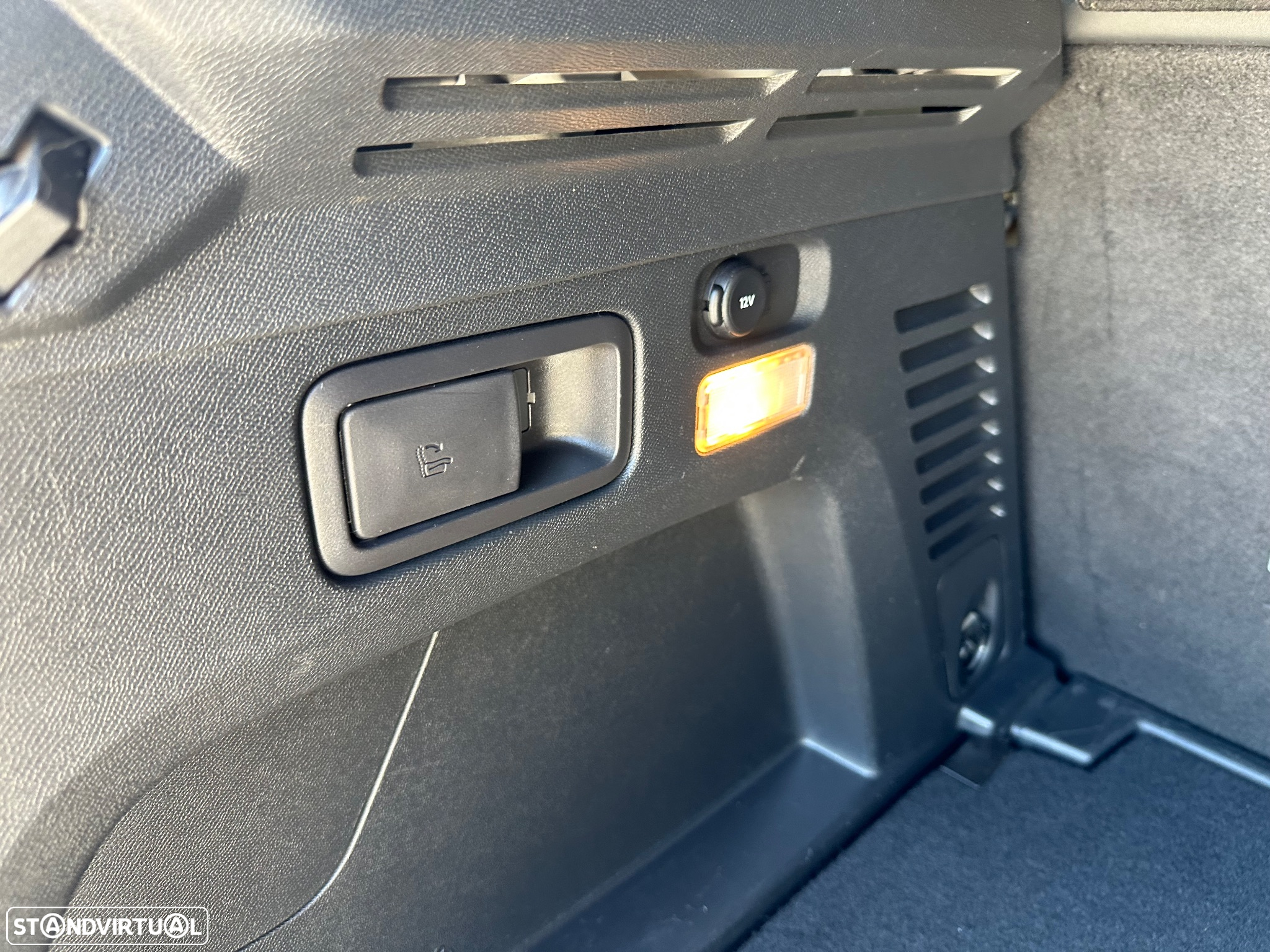 Peugeot 3008 BlueHDi 130 Stop & Start EAT8 Allure - 21