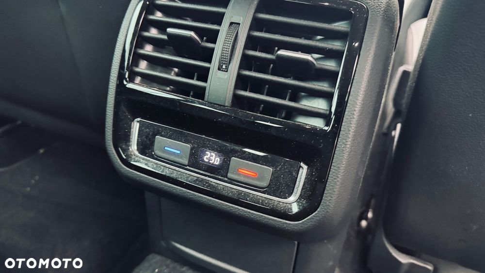 Volkswagen Passat 2.0 TDI (BlueMotion Technology) Highline - 22