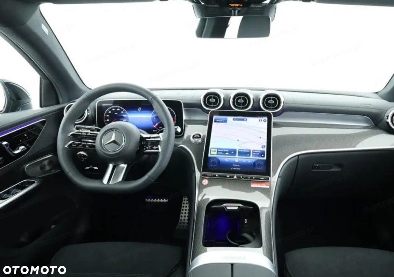 Mercedes-Benz GLC - 12