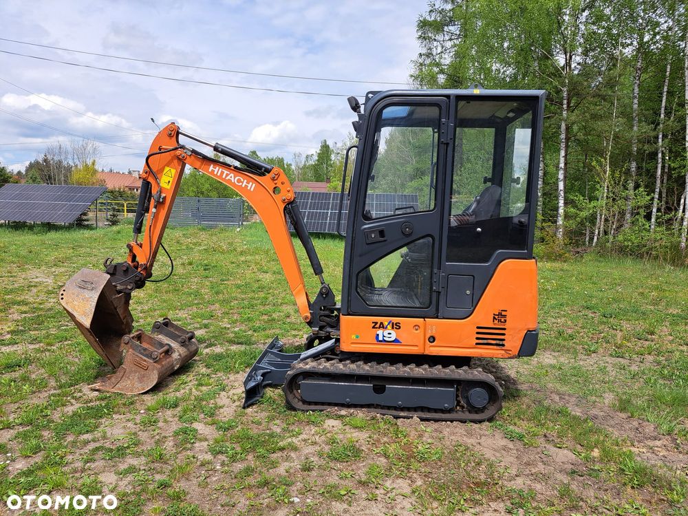 Hitachi ZX19-6CR - 3