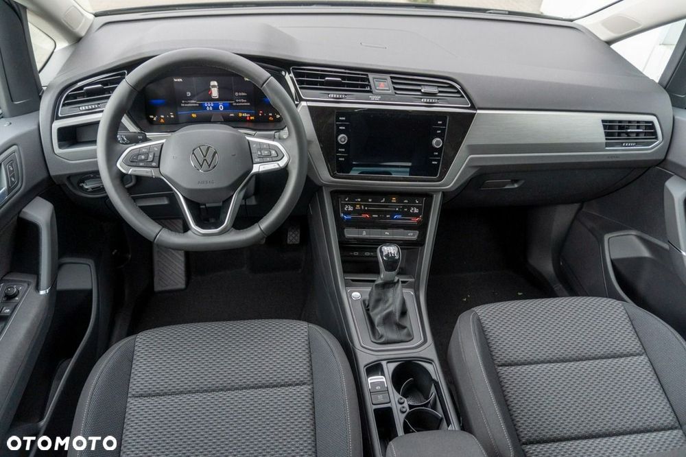 Volkswagen Touran - 18