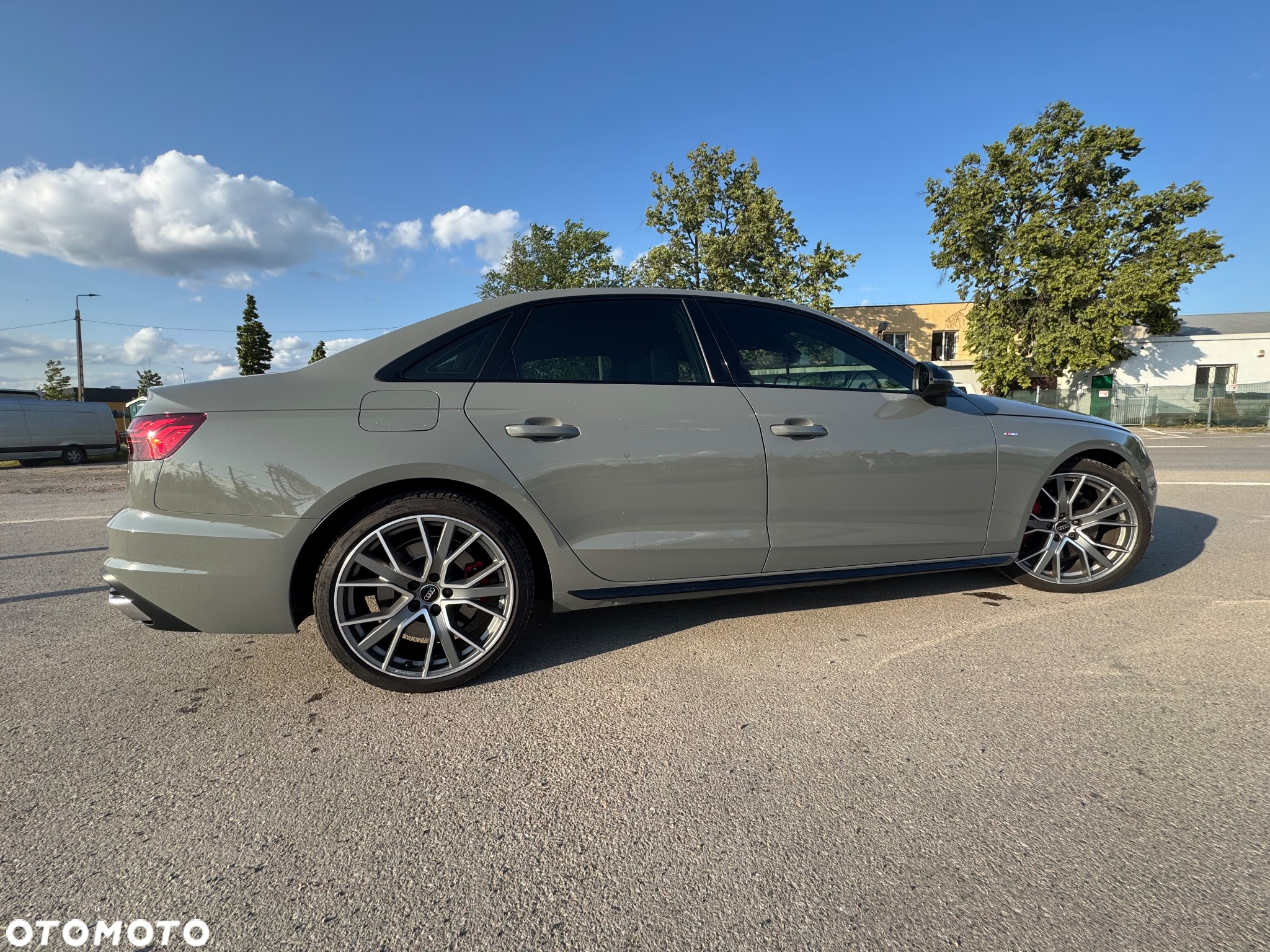 Audi A4 Avant 45 TFSI quattro S tronic S line - 4