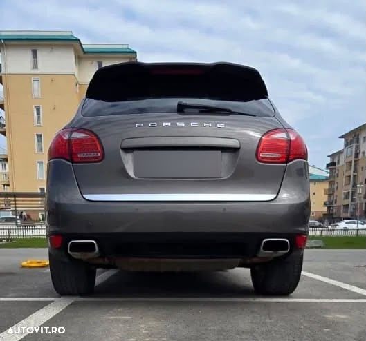 Porsche Cayenne - 6
