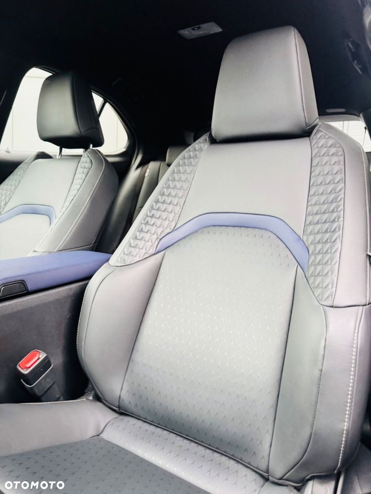 Lexus UX - 11