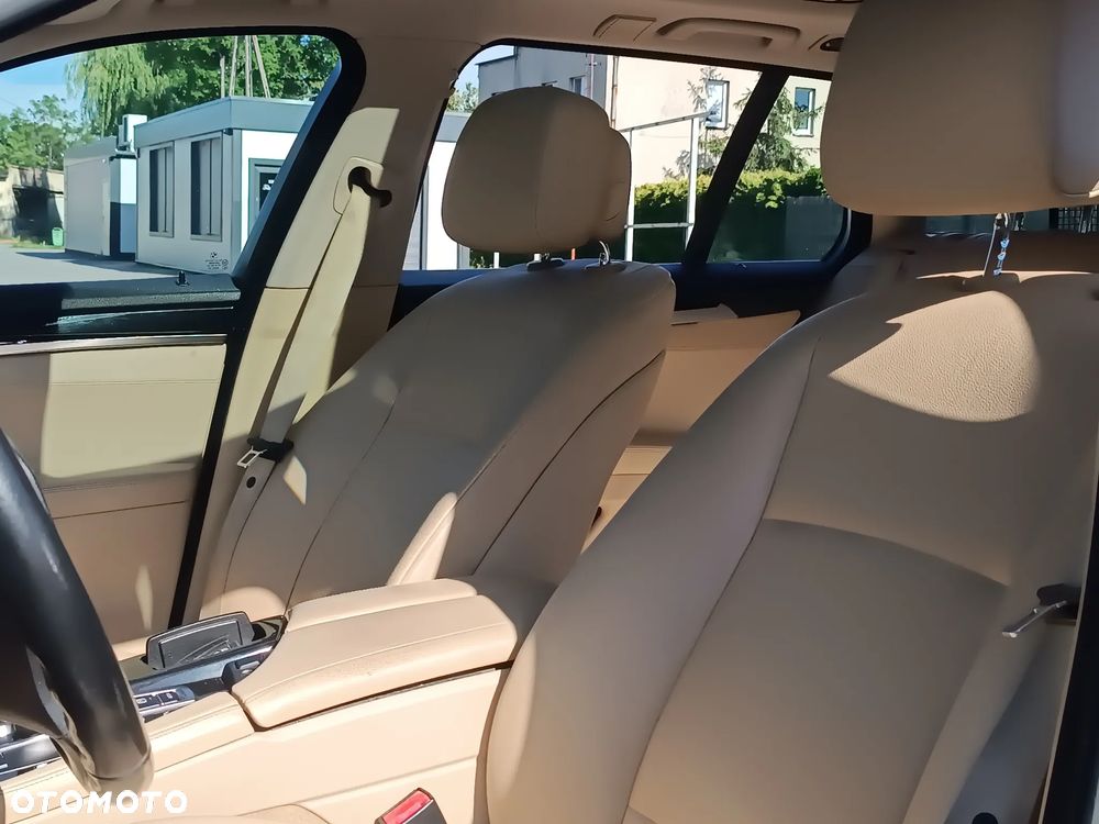 BMW Seria 5 520d Luxury Line - 14