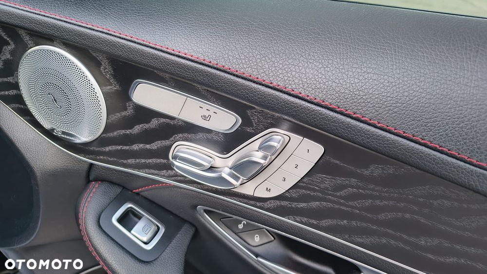 Mercedes-Benz Klasa C AMG 43 4Matic 9G-TRONIC - 31