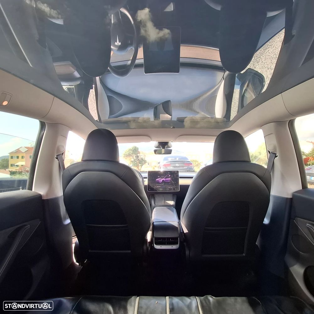 Tesla Model Y RWD - 2