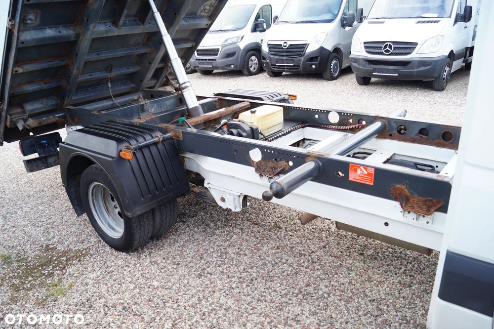 Mercedes-Benz Sprinter - 10