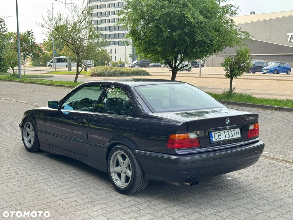BMW Seria 3 318is - 5