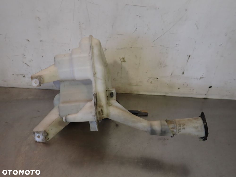 ZBIORNICZEK SPRYSKIWACZY TOYOTA URBAN CRUISER - 4