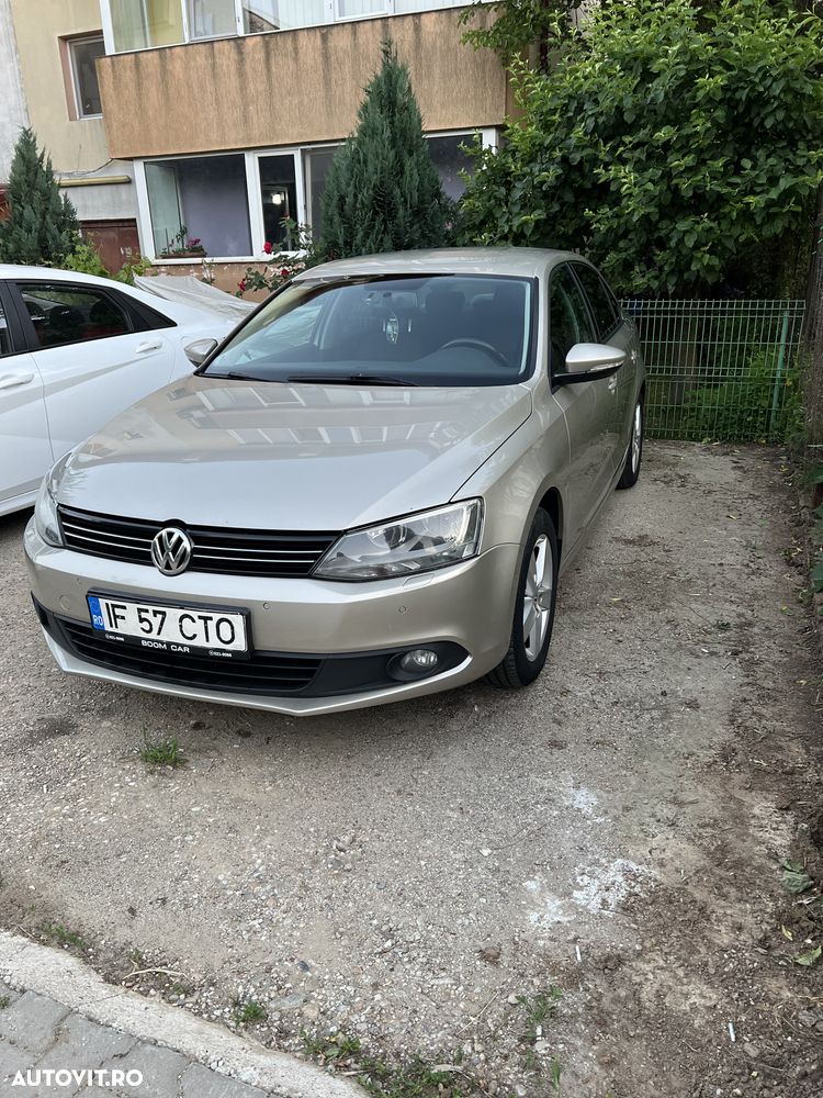 Volkswagen Jetta 1.6 TDI CR DPF DSG Comfortline - 3