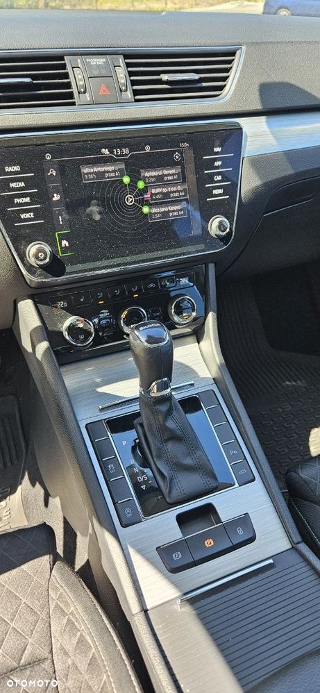 Skoda Superb 2.0 TDI SCR Ambition DSG - 33