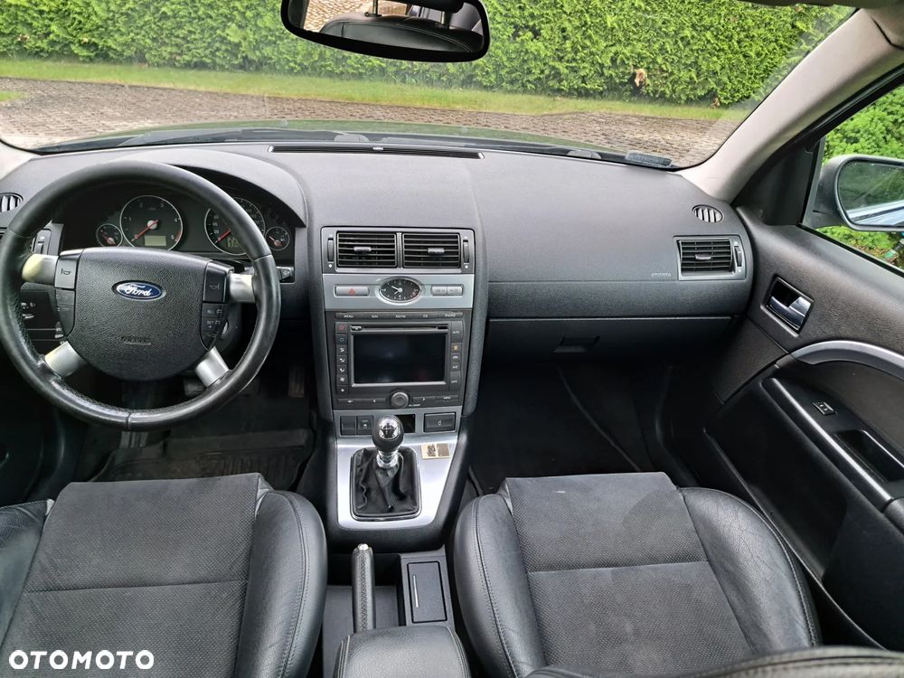 Ford Mondeo - 12