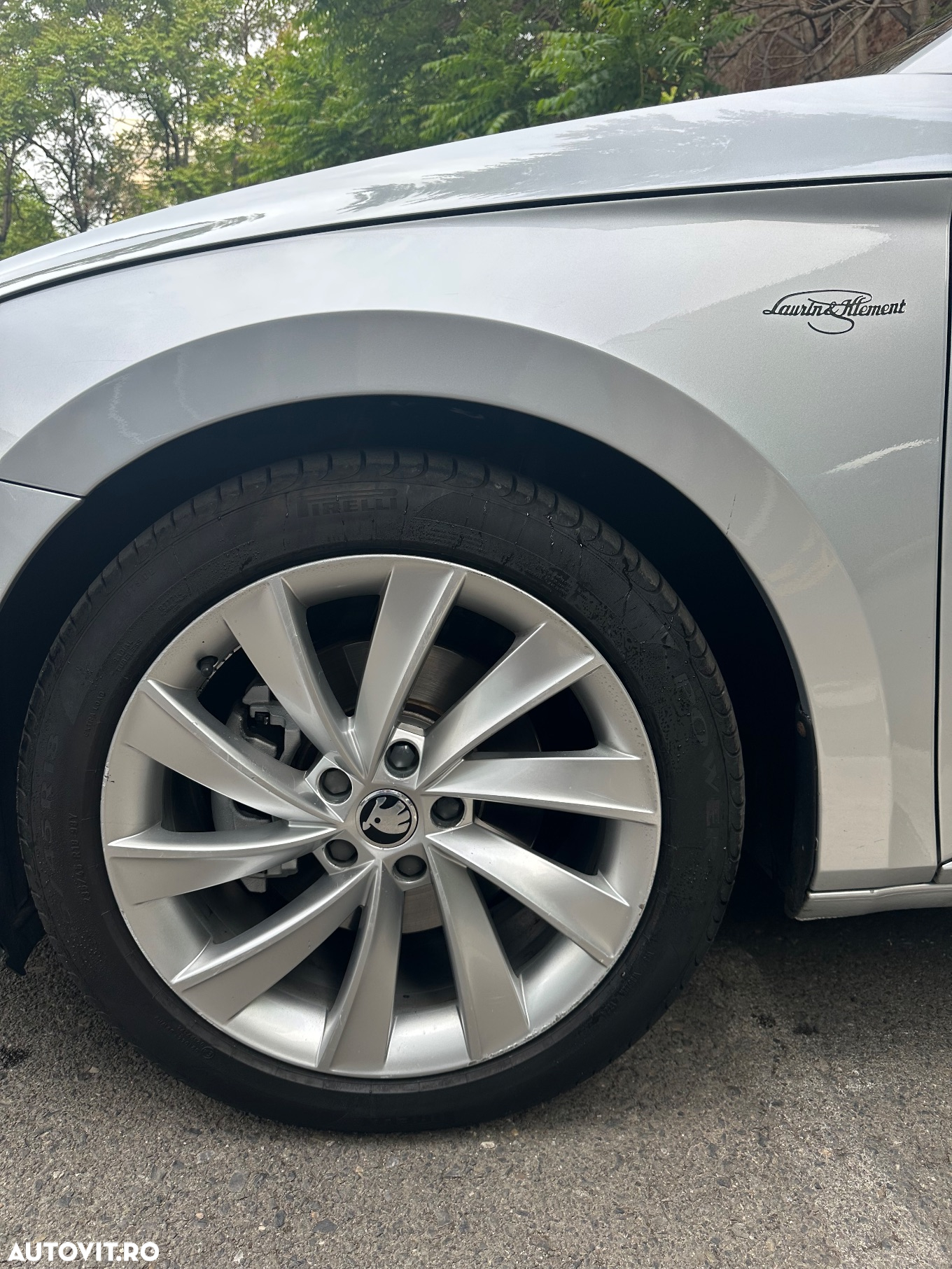 Skoda Superb 2.0 TDI DSG 4X4 Laurin & Klement - 7