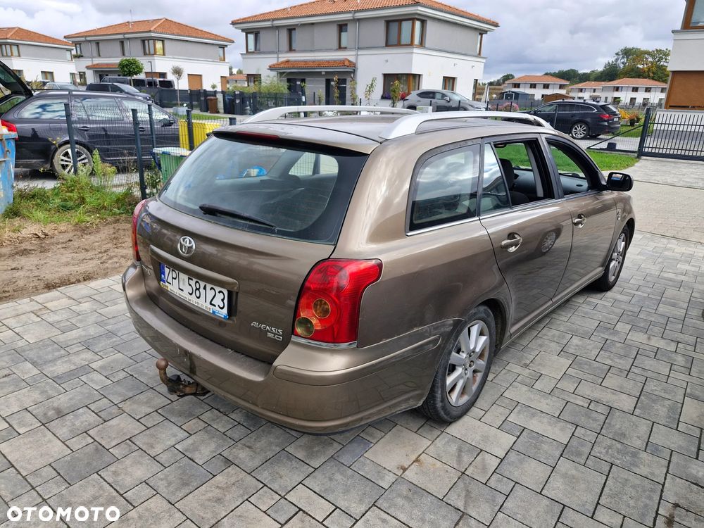 Toyota Avensis 2.0 D-4D Combi - 2