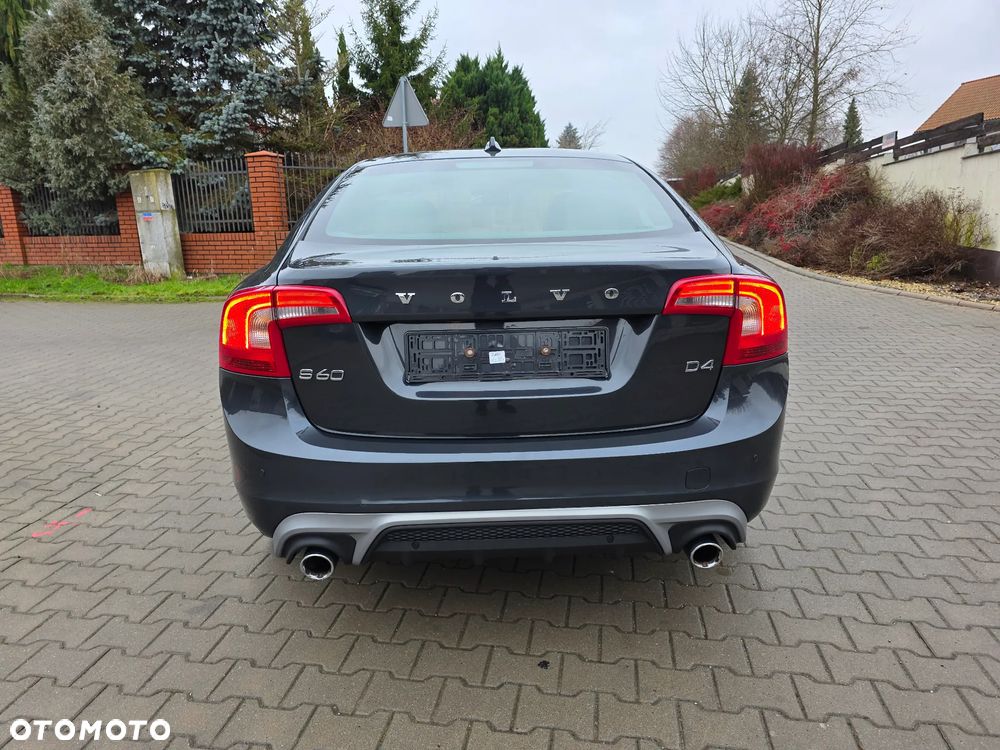 Volvo S60 D4 Geartronic Summum - 11