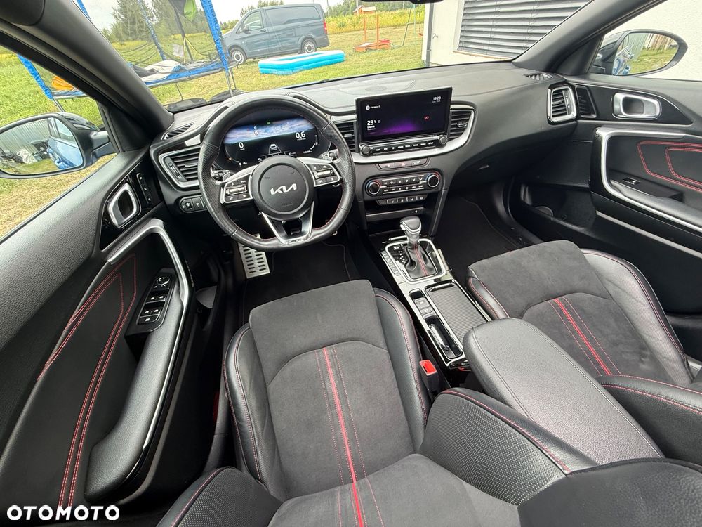 Kia ProCeed 1.6 T-GDI GT DCT - 13
