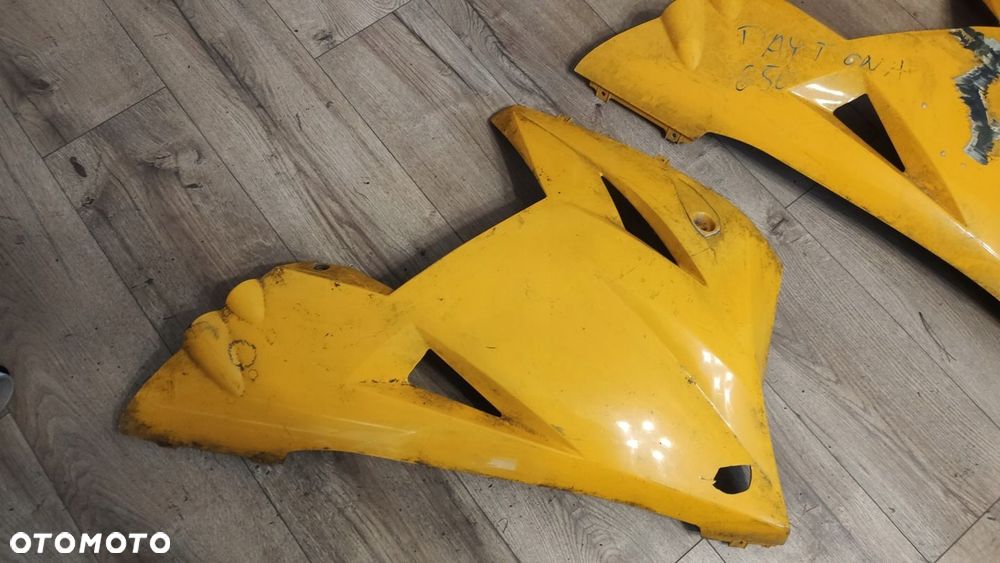 EU OSŁONA PRAWA BOK PRAWY TRIUMPH DAYTONA 650 05- - 3