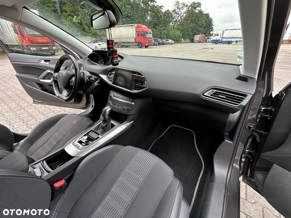 Peugeot 308 1.5 BlueHDi Allure S&S EAT6 - 16