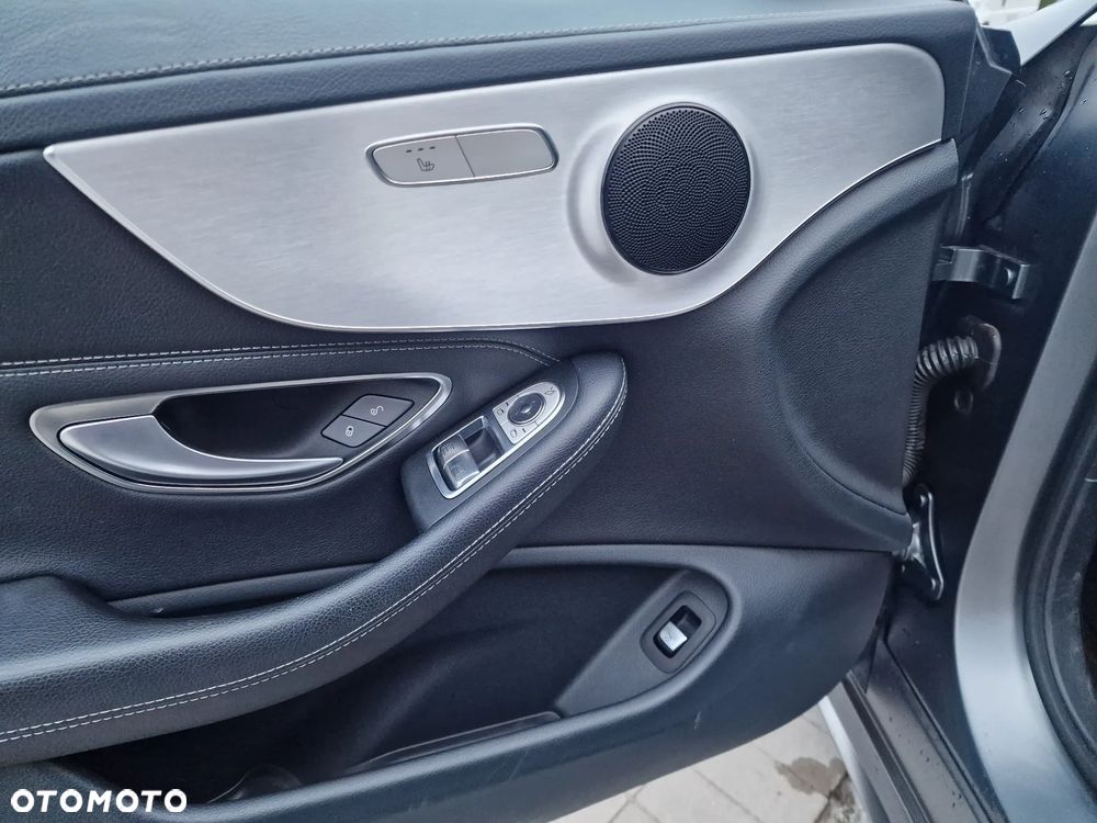 Mercedes-Benz Klasa C 200 4-Matic 9G-Tronic - 33