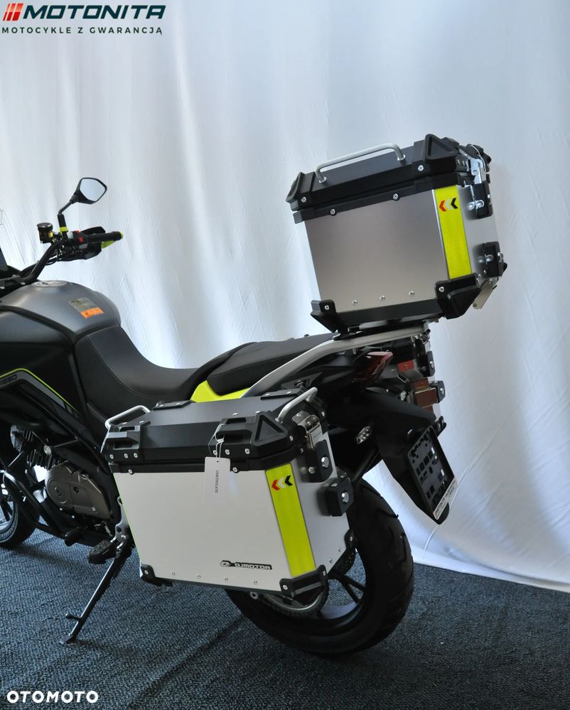 QJMOTOR SVT 650 - 9